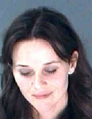 Börtönfotó - letartóztatták Reese Witherspoont és férjét