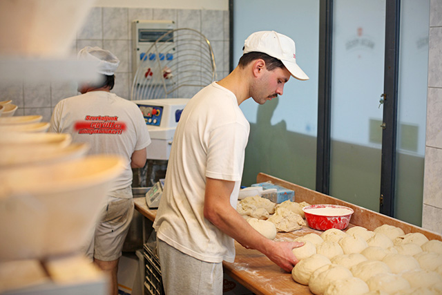 Egy falat kenyér, egy falat remény – szociális pékség Budapesten