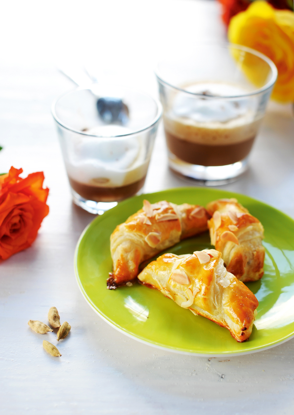 Kardamomos habos kávé és marcipános croissant - két szerelmes recept