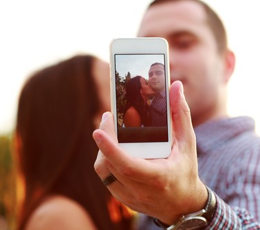 Országos selfie-csókverseny