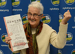 Szerencsesütiben talált számokkal nyert a lottón