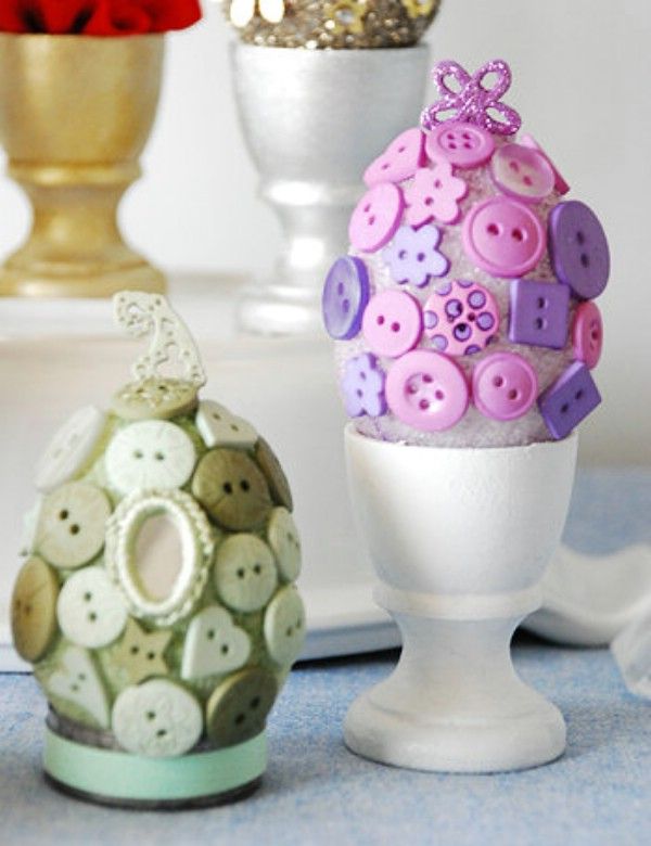 Újrahasznosítás: díszítsd a húsvéti tojást gombokkal!