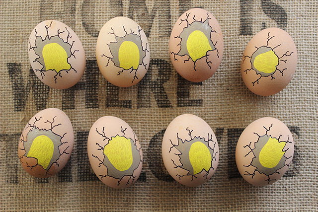 Csináld magad: tojásfestés kukucskáló kiscsirkékkel
