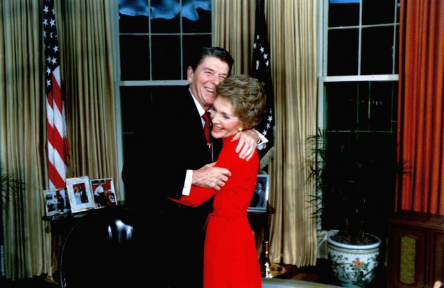 10 soha nem látott kép a 10 éve elhunyt Ronald Reaganről
