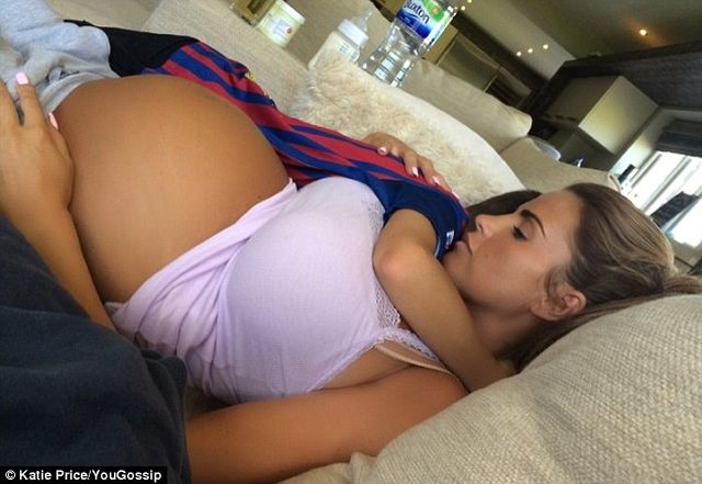 Pár hét alatt óriásit nőtt a terhes Katie Price pocakja - fotók