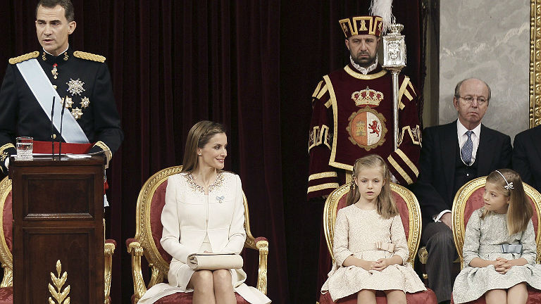 Fotók – letette az esküt az új spanyol király
