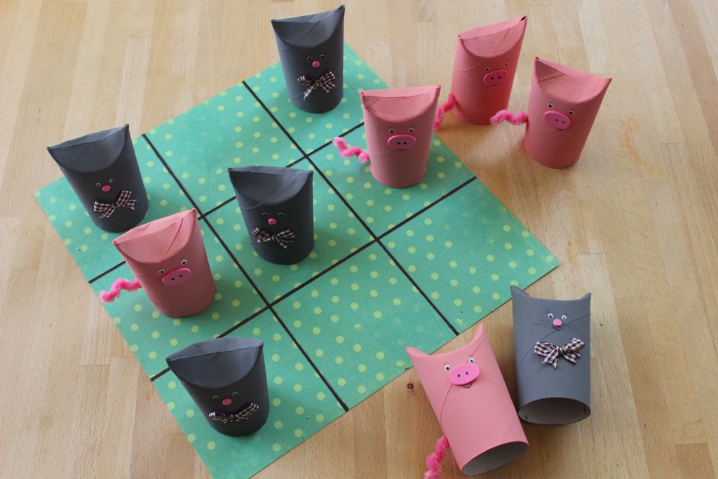 Macskák a malacok ellen: így készül a társasjáték papírgurigákból