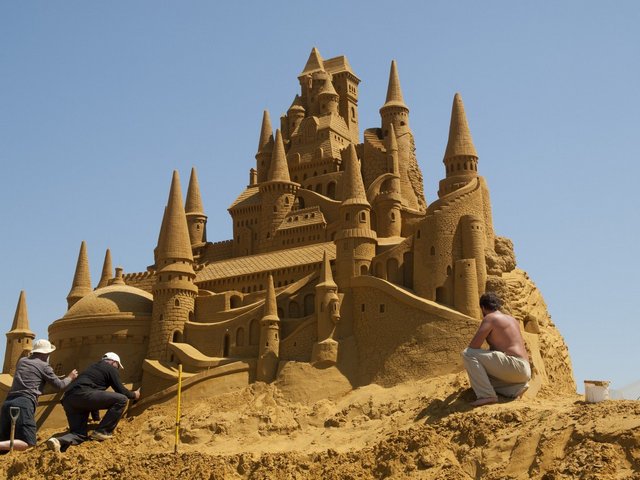 Disney szobrok homokból