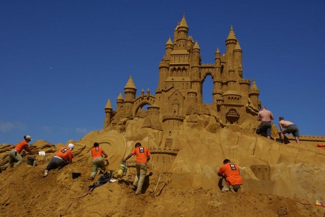 Disney szobrok homokból
