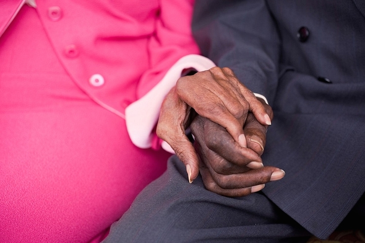 Az örök szerelem titkát őrzi az idős házaspár