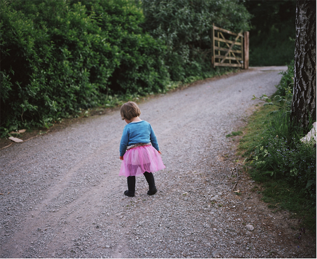 Szívmelengető fotósorozatot készített Down-szindrómás kislányáról egy anya 