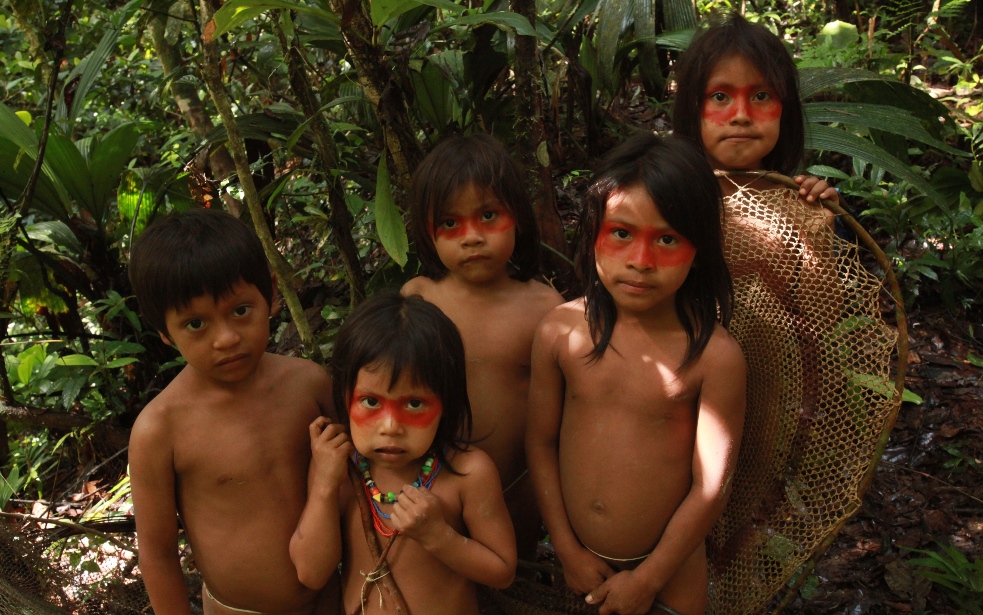 Lenyűgöző fotókon a világ legelzártabban élő törzsei