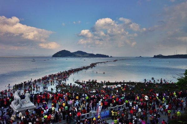 Mózes csodája - szétválik a tenger Dél-Koreába
