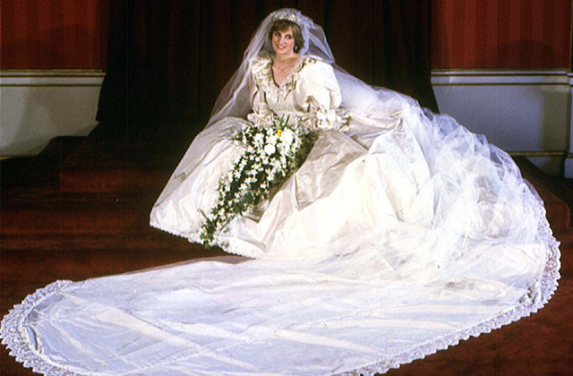 Újra viselhetik Diana hercegné esküvői ruháját