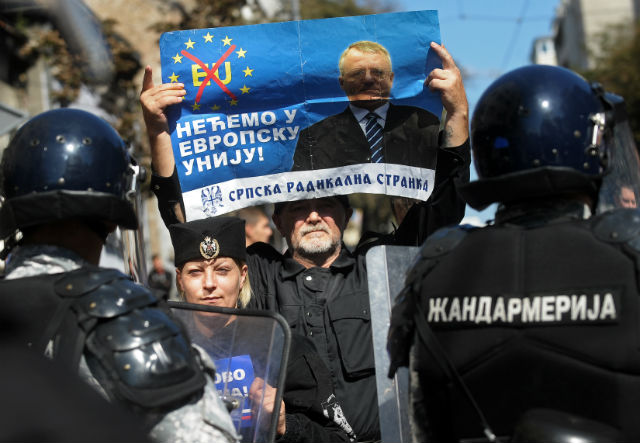 4 év után miniszterekkel indult újra a melegfelvonulás Belgrádban