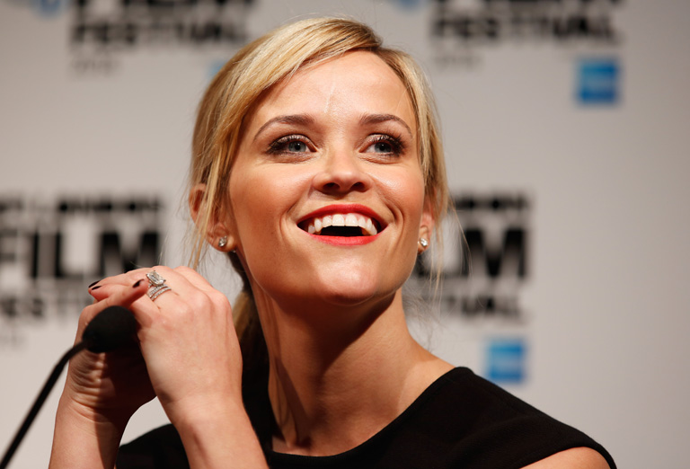 Reese Witherspoont megviselik a szexjelenet-forgatások