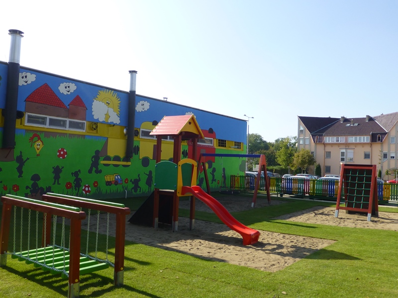 Varázslatos játszóteret adtak át, melyet fogyatékkal élő kisgyerekek is használhatnak
