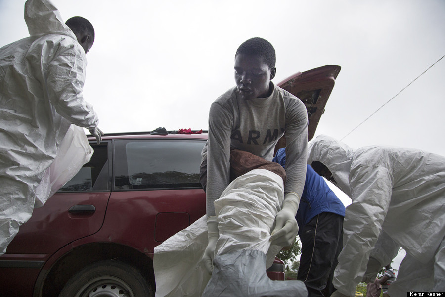 Ők temetik az ebolásokat Libériában