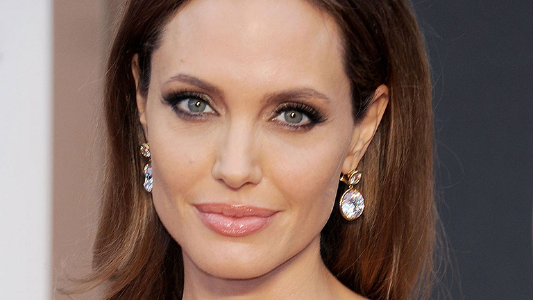 Friss: visszavonul Angelina Jolie