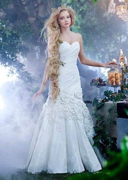 Disney mesék ihlette csodás menyasszonyi ruhákat készített Alfred Angelo