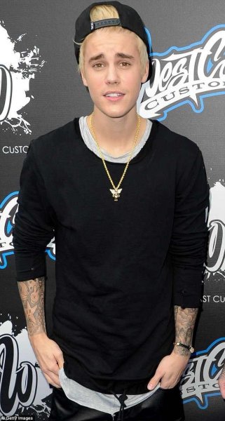 Meglepte rajongóit új hajszínével Justin Bieber 