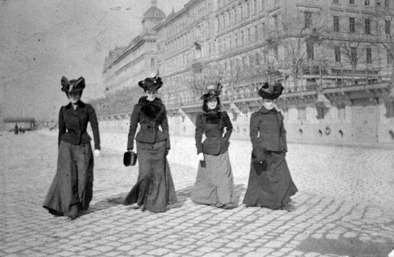 15 magyar utcaidivat-fotó 1920 előttről