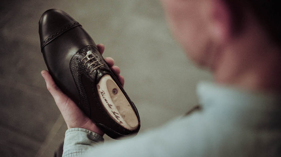 Így készülnek a legdrágább cipők - fotók