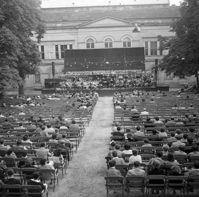 1961 - Koncert a Károlyi-kertben (fotó: FORTEPAN)