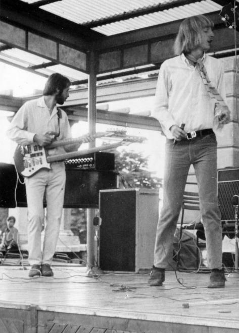 1970 - A KEX együttes koncertje a Várkert Bazárban (fotó: FORTEPAN)