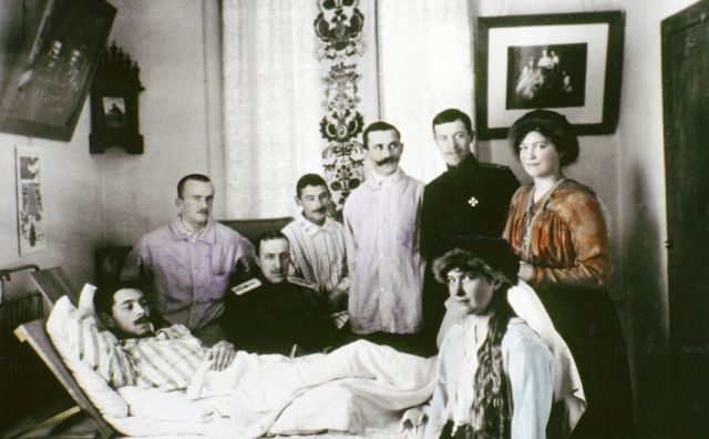 Ritka képek a Romanovok boldog végnapjairól