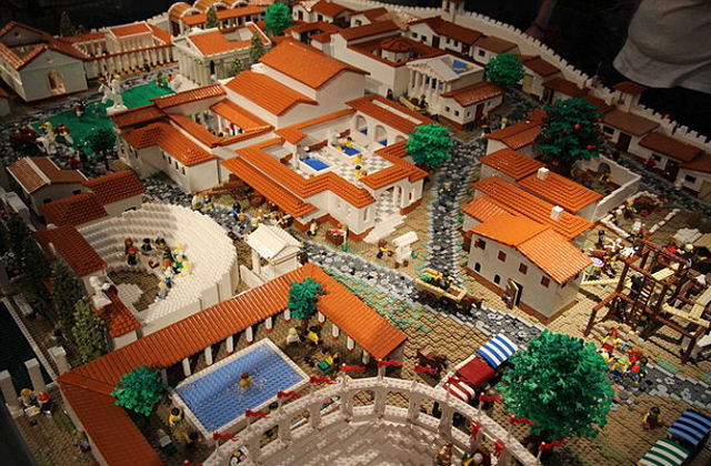 Legóból építették meg az ókori Pompeii városát