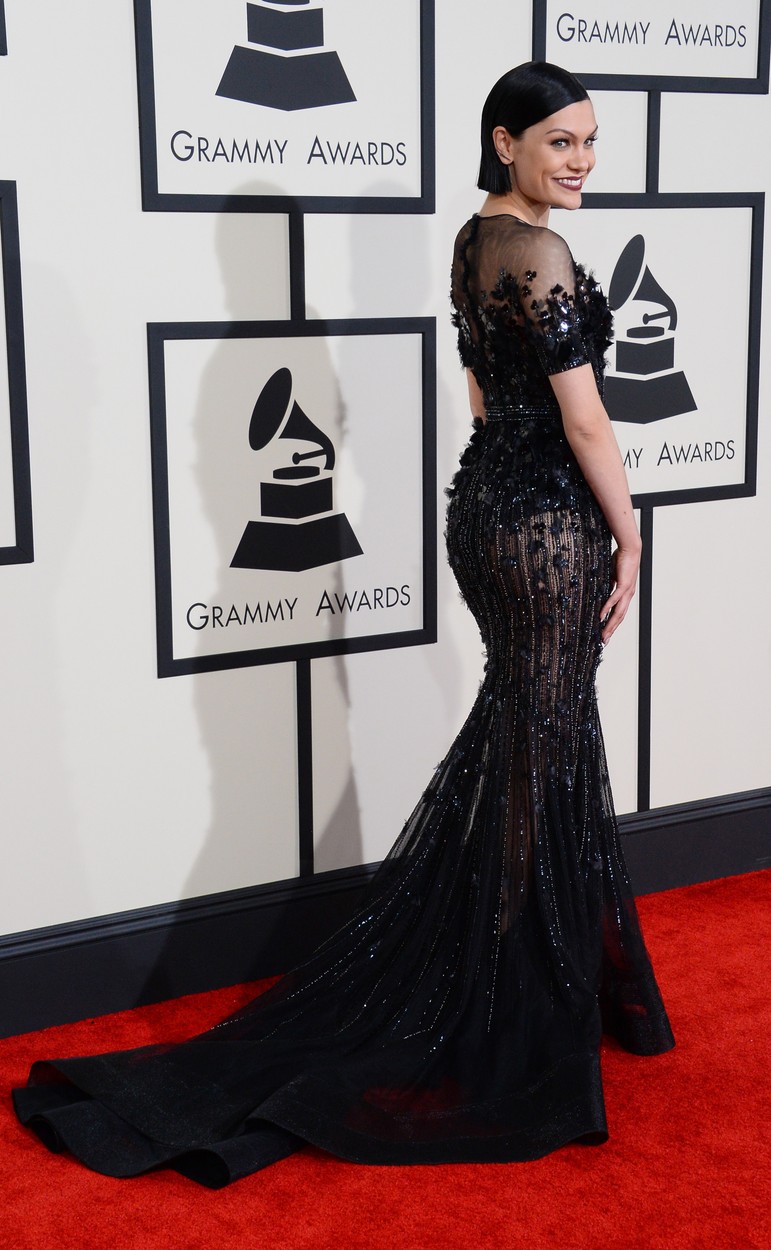 Grammy-gála: Kim Kardashian mellet, Madonna feneket villantott
