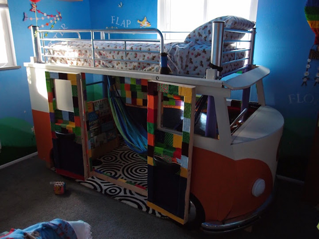Kisbusz formájú ágyat épített kislányának az apuka - képek