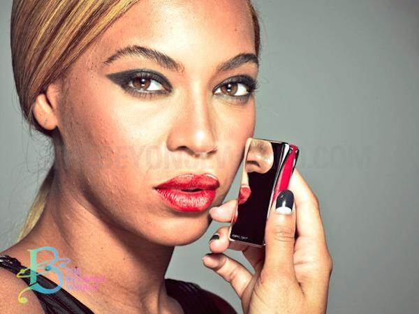 Ilyen Beyonce arca retus nélkül - igen, pattanásos