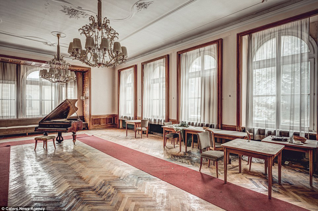 Kísérteties fotók: üresen álló szállodák Európában