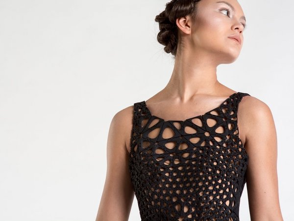 Már pörögni is tudnak a 3D nyomtatással készült ruhák