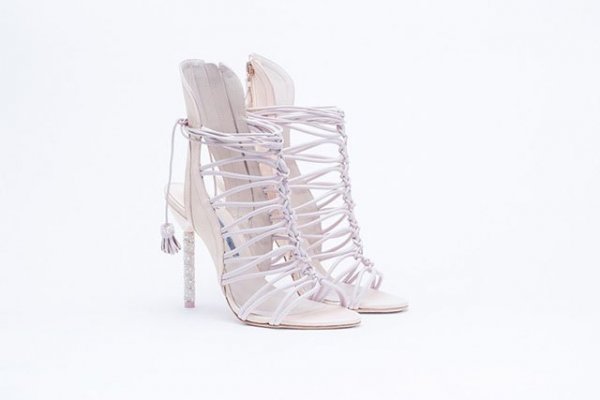 Az Instagramnak köszönhetik a menyasszonyok ezt a cipő kollekciót