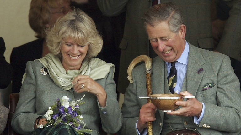 Meggyalázta Diana hercegnő emlékét Camilla: őrjöngenek a rajongók