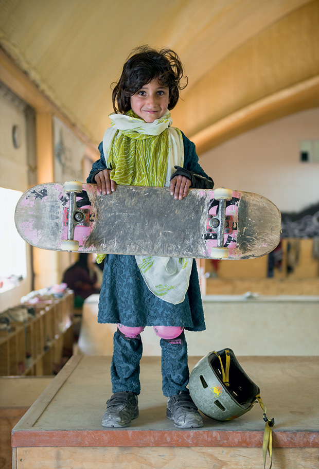 Ennyire vagányok az afgás deszkás kislányok - fotók
