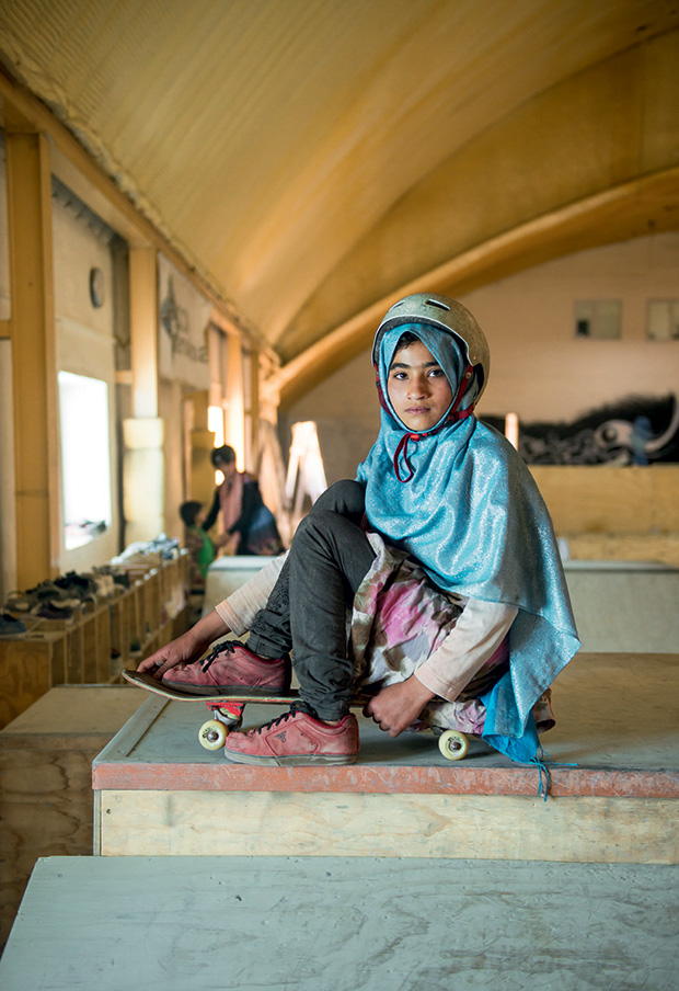 Ennyire vagányok az afgás deszkás kislányok - fotók