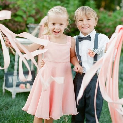 Mibe öltöztessük gyermekünket az esküvőn?