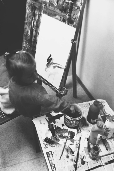 Egy kétéves kislány rajzaiból készült ruhakollakció - képek