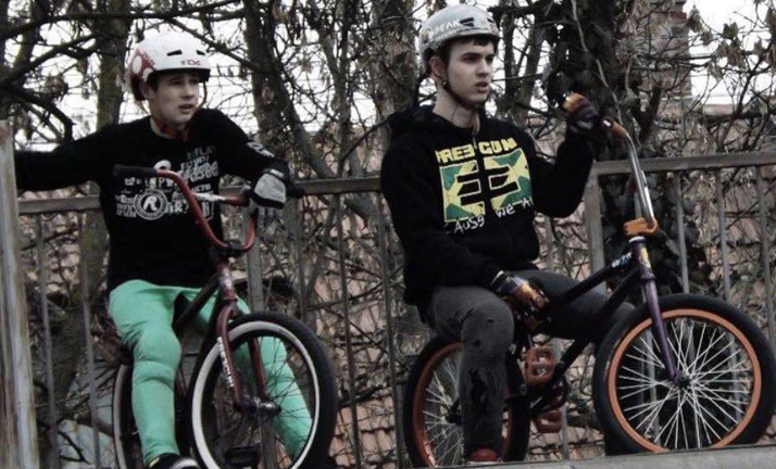 Bicikliháton szaltózik a bajnok gyulai testvérpár