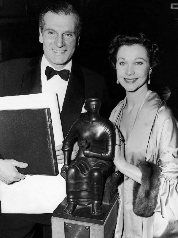 1956-ban a Brit Filmakadémia legjobb filmjének járó díjával