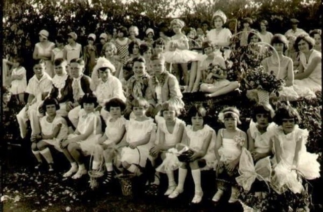 A népes Gravata család - 62 testvér egy képen