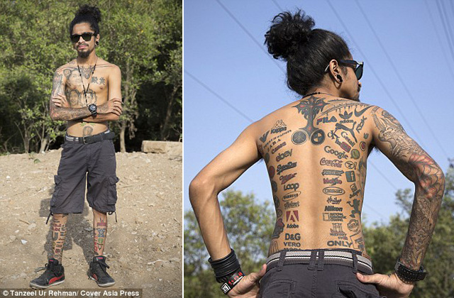Híres márkák logóivat tetováltatta tele a testét - fotók