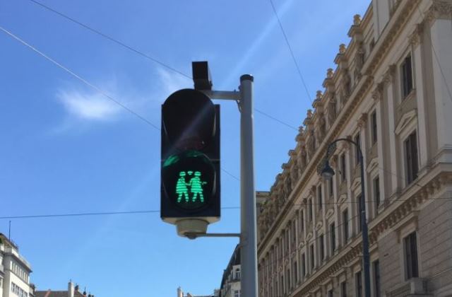 Eurovíziós Dalfesztivál: már a gyalogos lámpák is párosak Bécsben