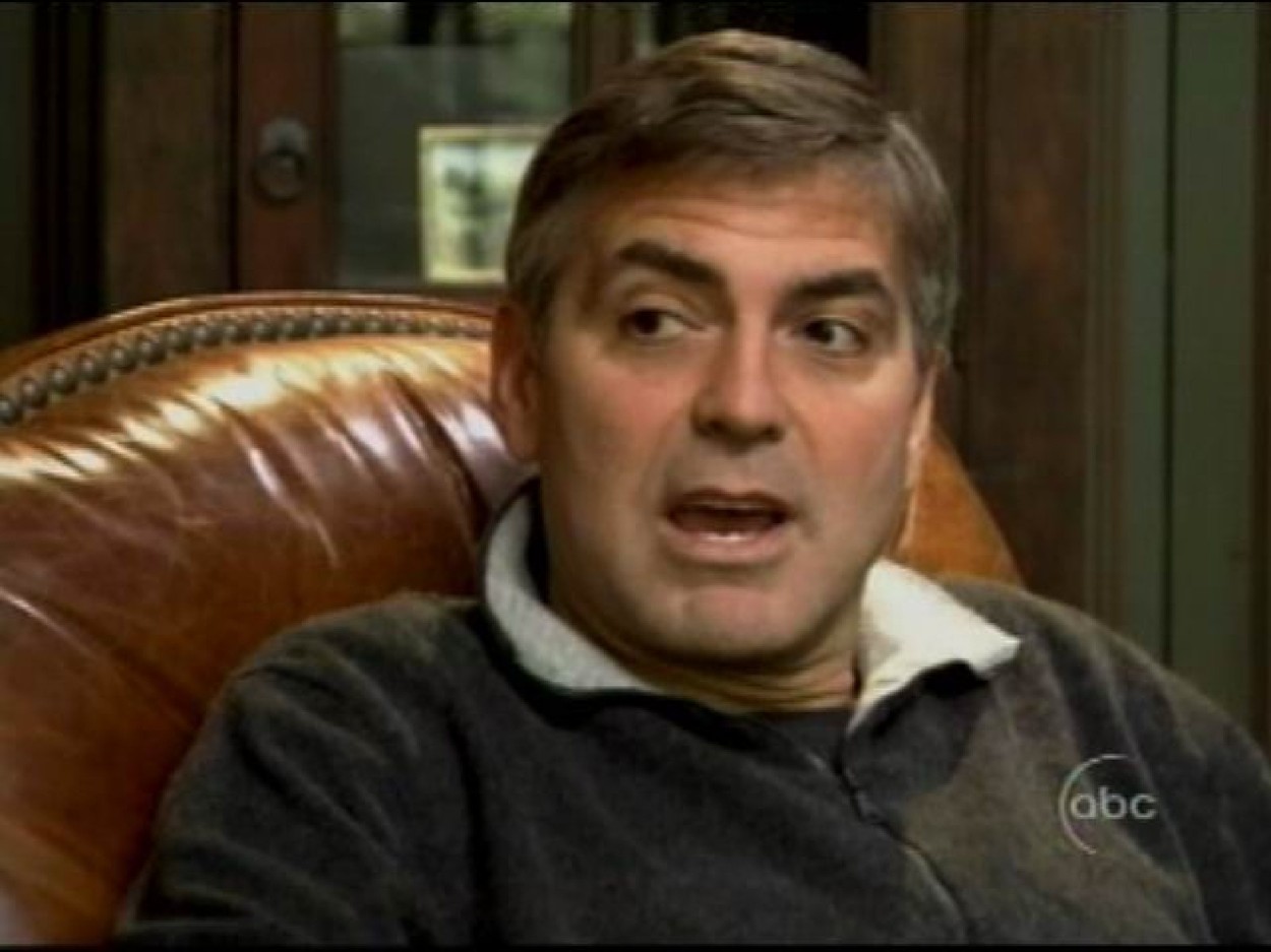 Julia Robertsnek adott interjúban Clooney a szemhéj plasztikájáról mesélt