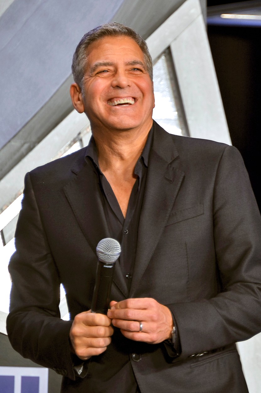 Éppen George Clooney kampányol a plasztikáztás ellen