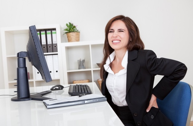 Munkahelyi fájdalmaink – Így előzd meg az irodai munkával járó fájdalmakat
